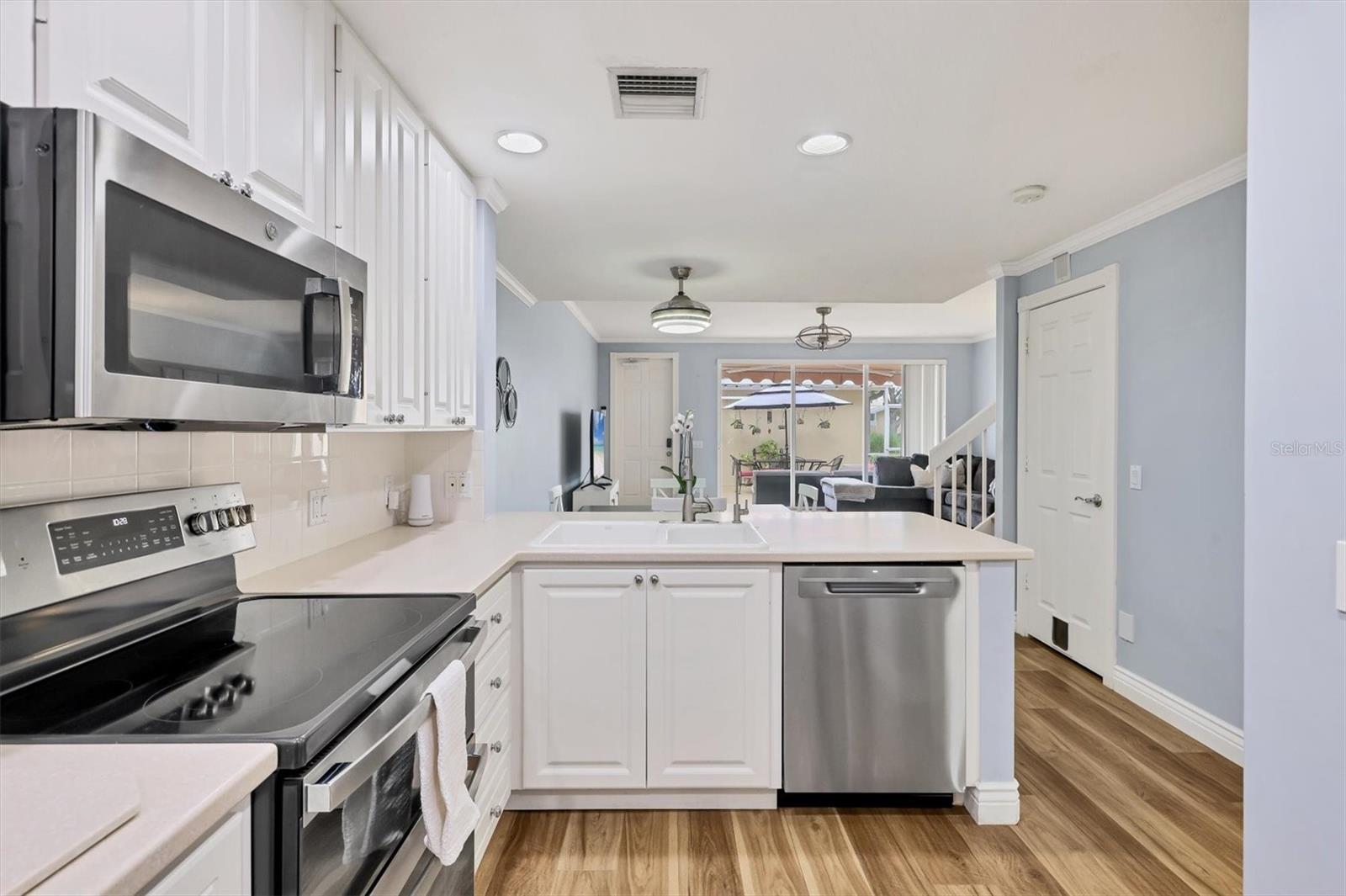 Image 13 of 71 For 7629 Bergamo Avenue