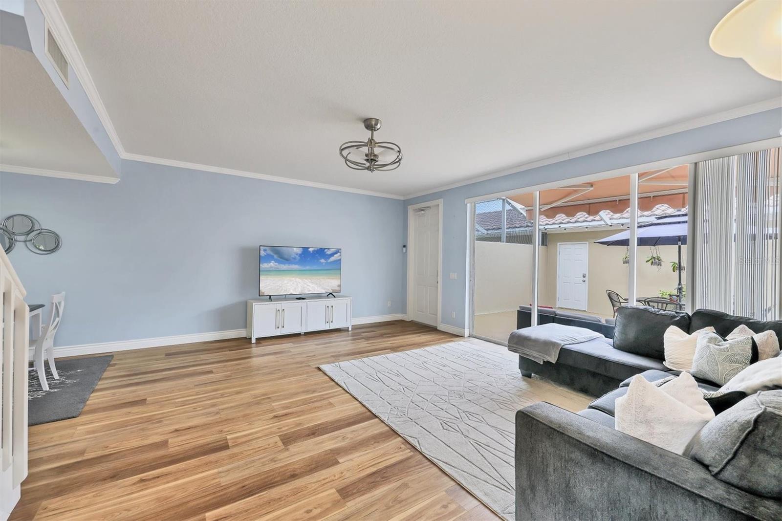 Image 8 of 71 For 7629 Bergamo Avenue