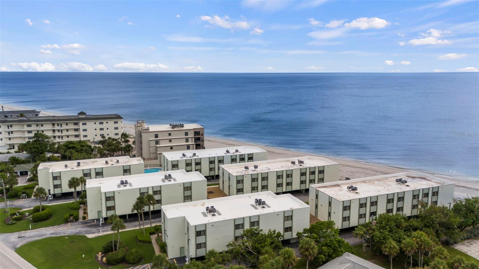 Image 21 of 28 For 2810 Beach Road 106