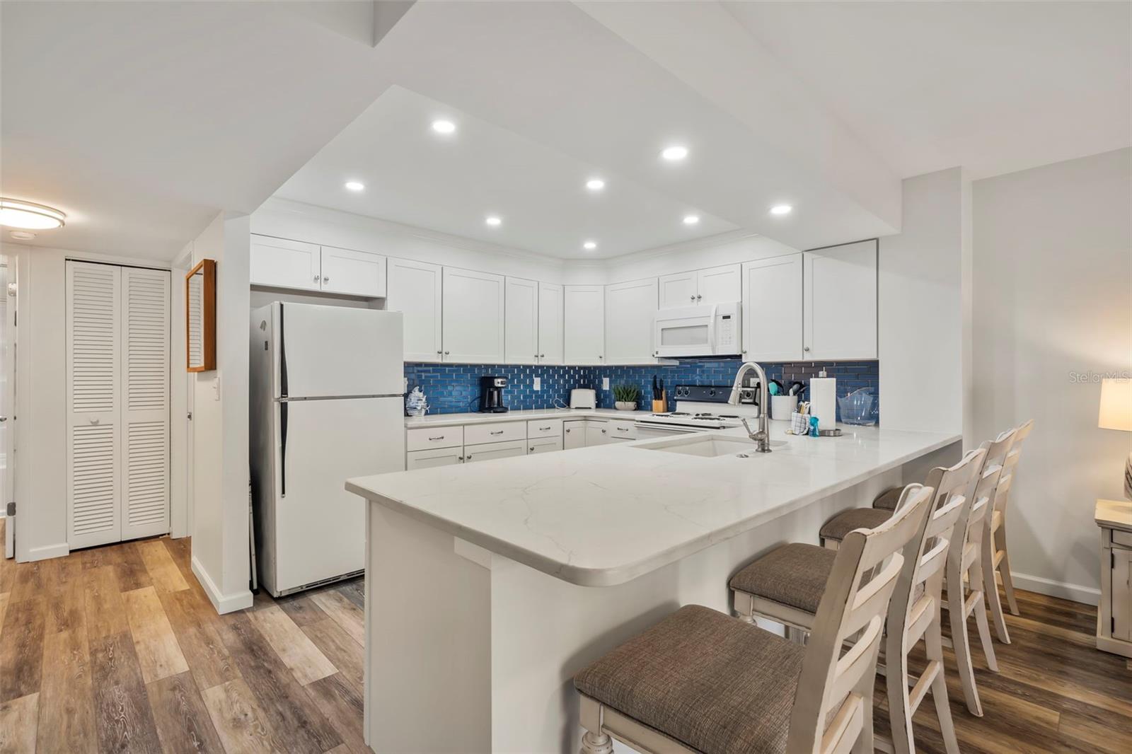 Image 7 of 28 For 2810 Beach Road 106