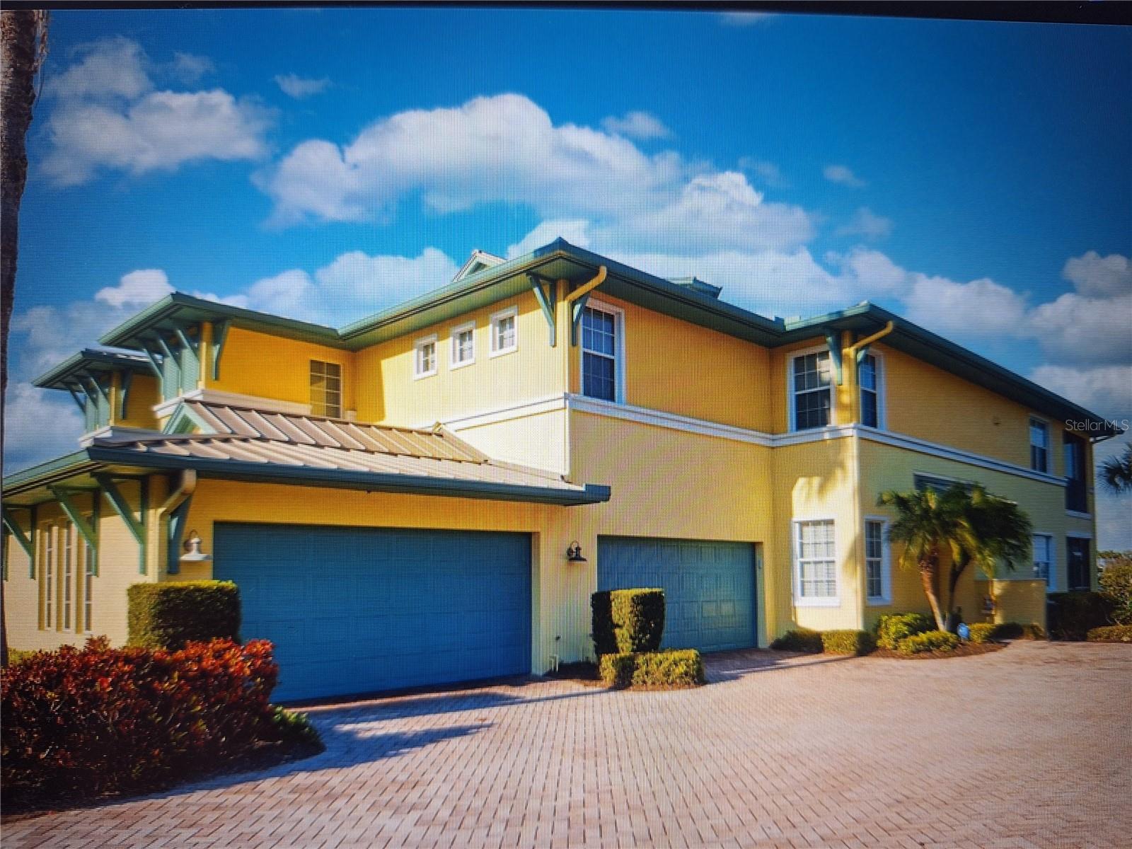 Image 3 of 27 For 1121 Riverscape Street