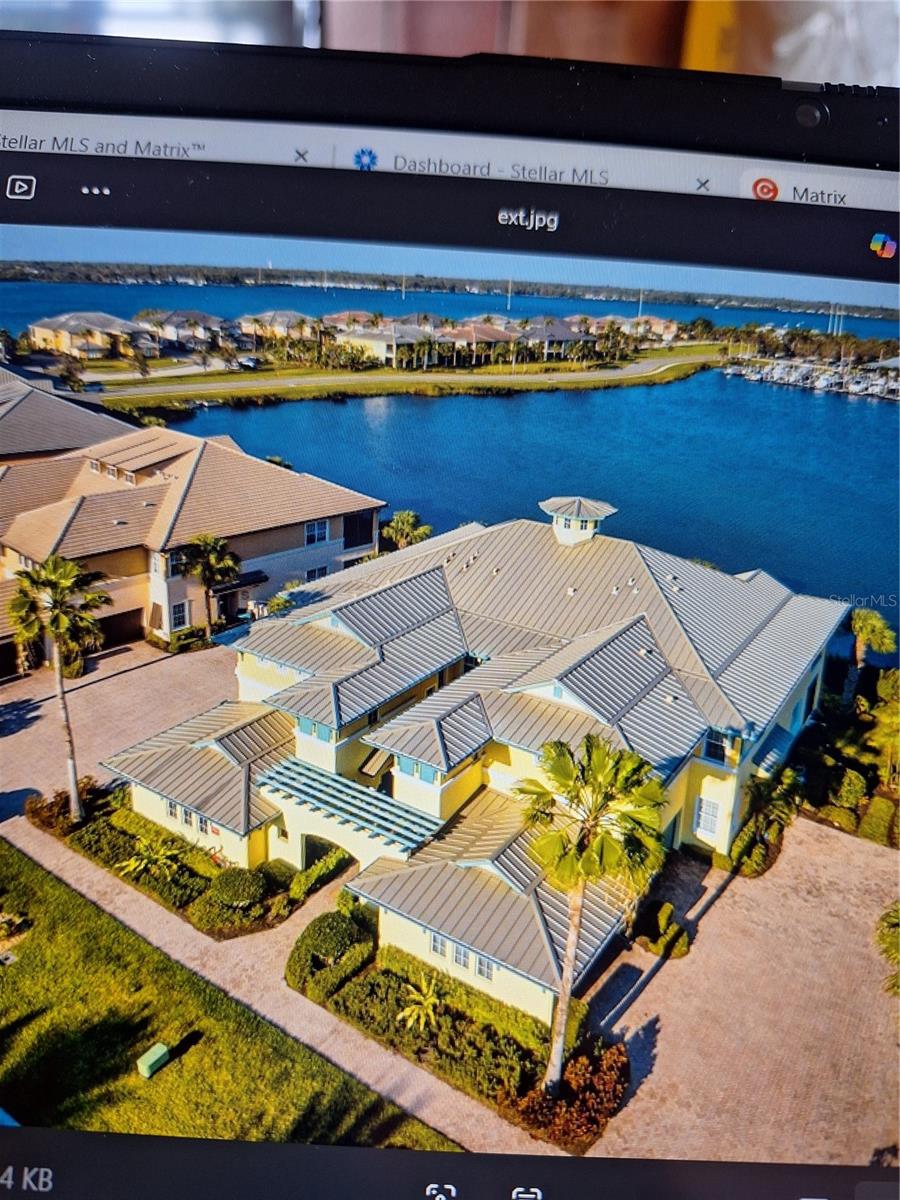 Image 4 of 27 For 1121 Riverscape Street