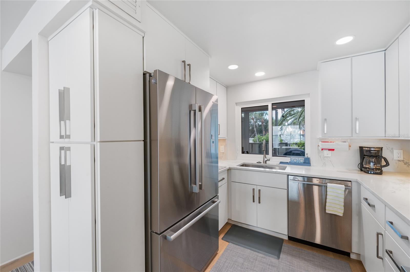 Image 10 of 29 For 6400 Flotilla Drive 72