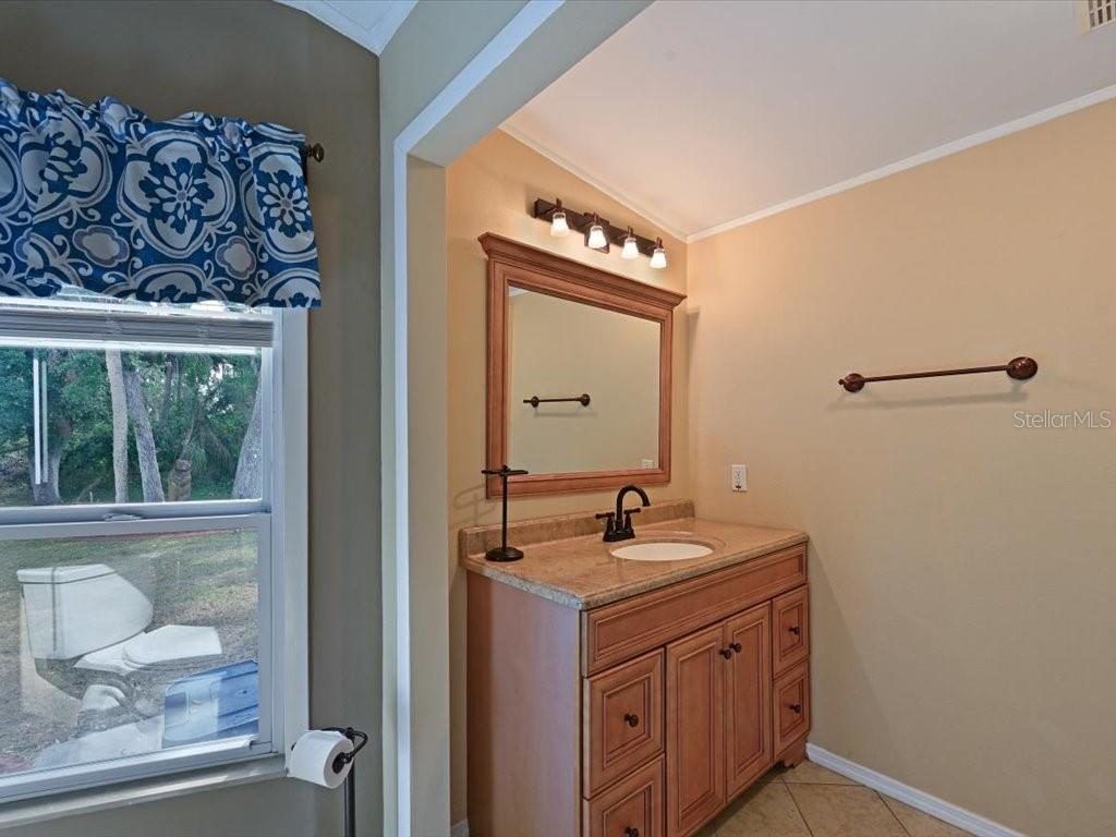 Image 23 of 45 For 5910 Majestic Way