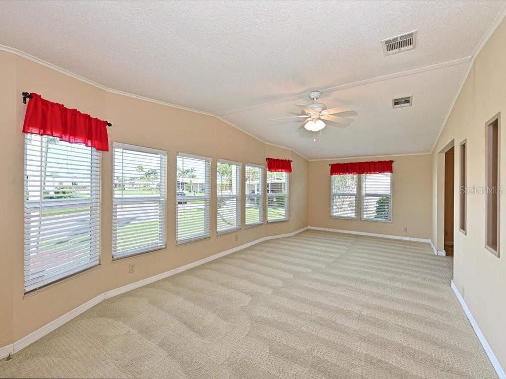 Image 8 of 45 For 5910 Majestic Way