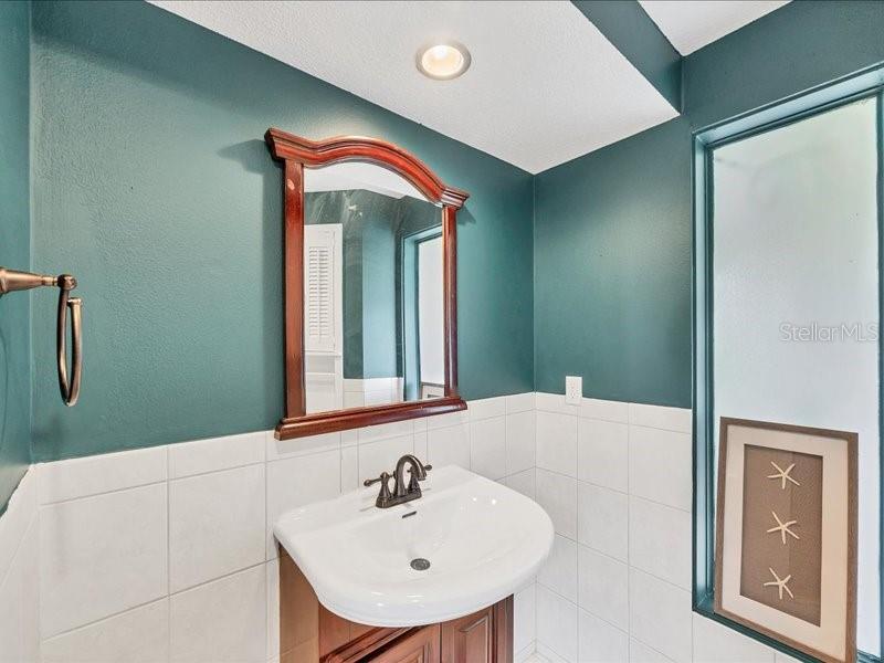 Image 23 of 36 For 4696 Pompano Street