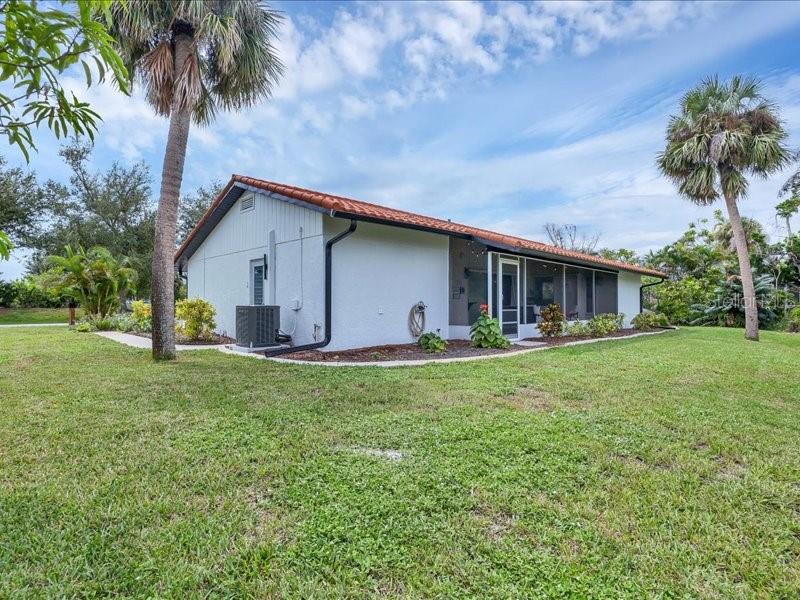 Image 32 of 36 For 4696 Pompano Street