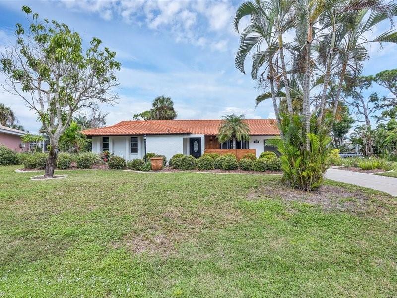 Image 8 of 36 For 4696 Pompano Street