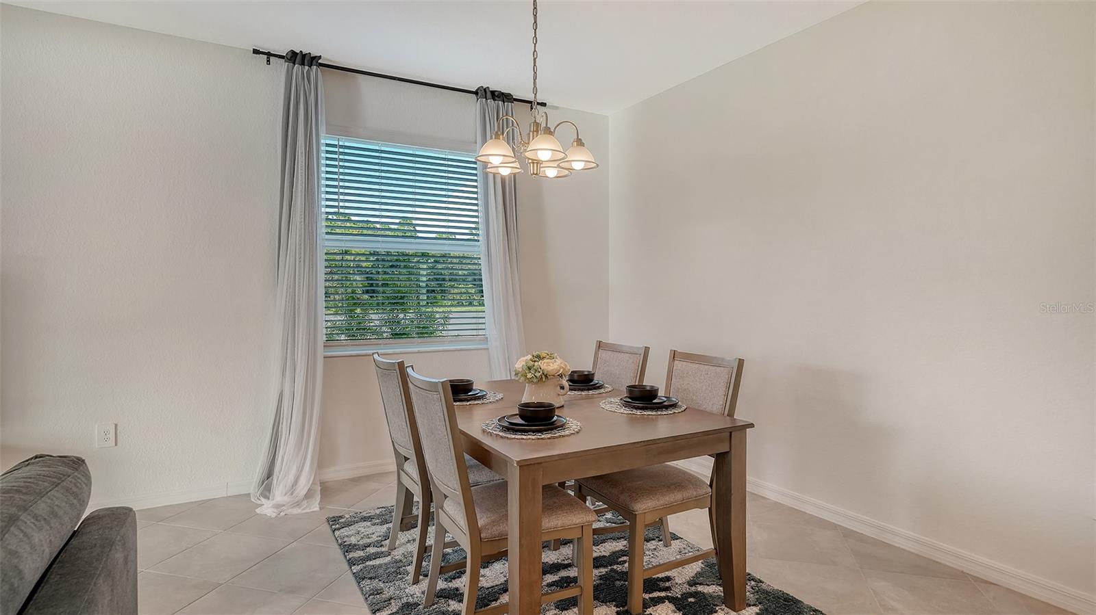 Image 12 of 70 For 10896 Pinot Drive