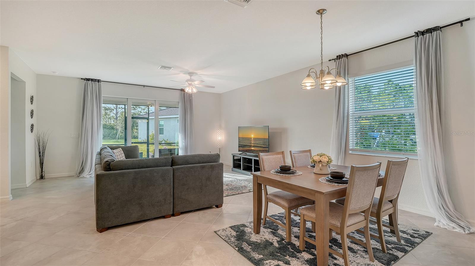 Image 13 of 70 For 10896 Pinot Drive