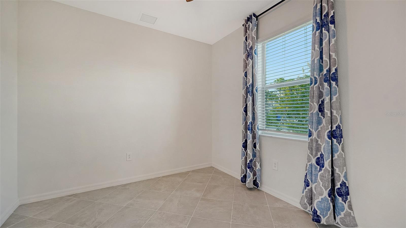 Image 31 of 70 For 10896 Pinot Drive