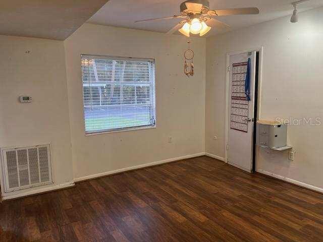 Image 5 of 7 For 6015 Lilli Way 6015
