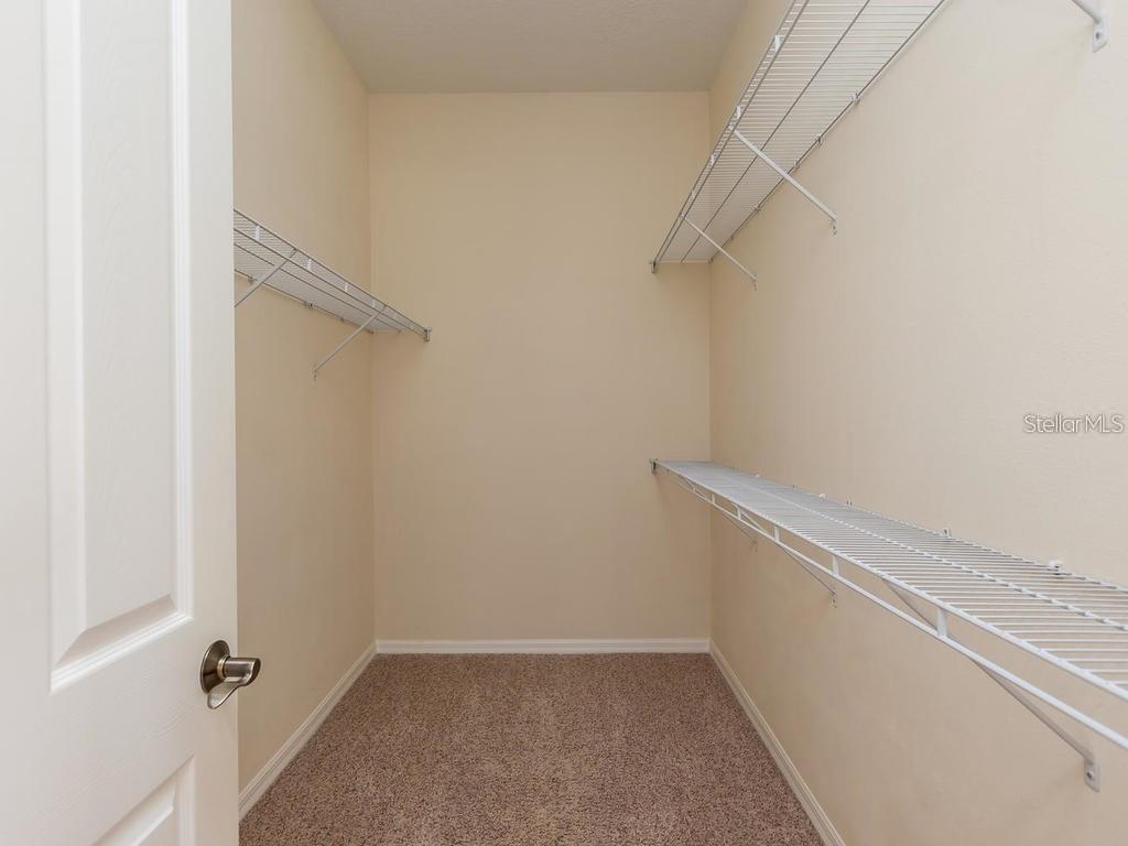 Image 17 of 21 For 15253 Blue Fish Circle