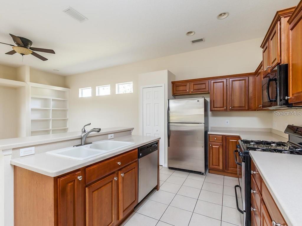 Image 8 of 21 For 15253 Blue Fish Circle