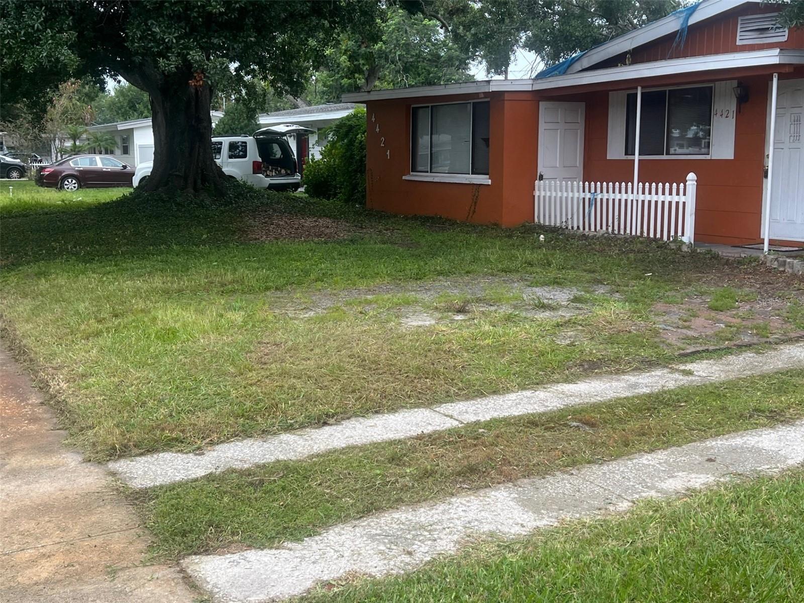 Listing photo id 22 for 4421 Leila Avenue