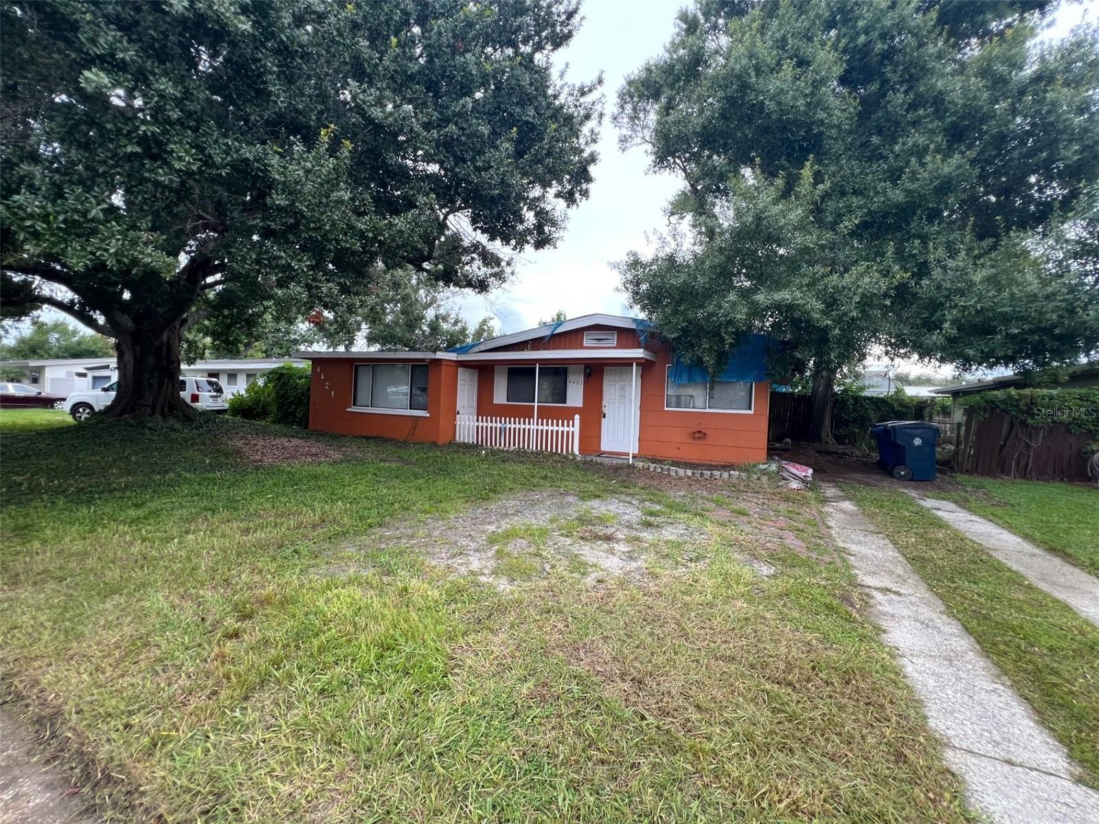 Listing photo id 1 for 4421 Leila Avenue