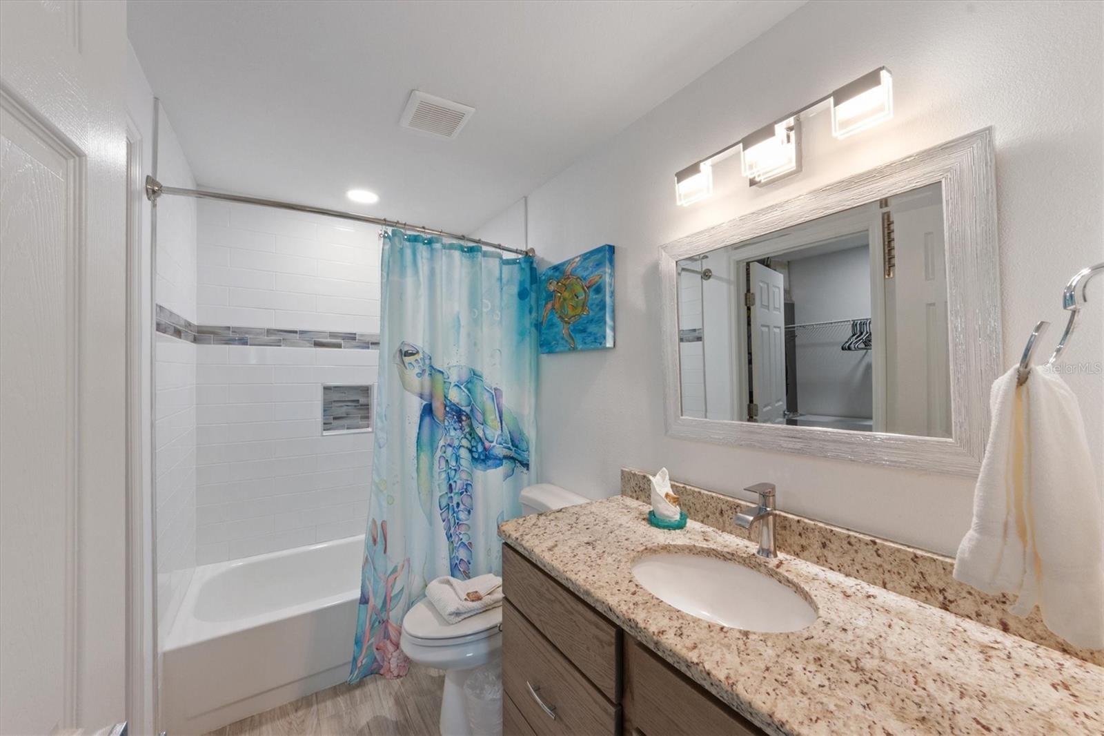 Image 15 of 30 For 6808 Palm Drive B