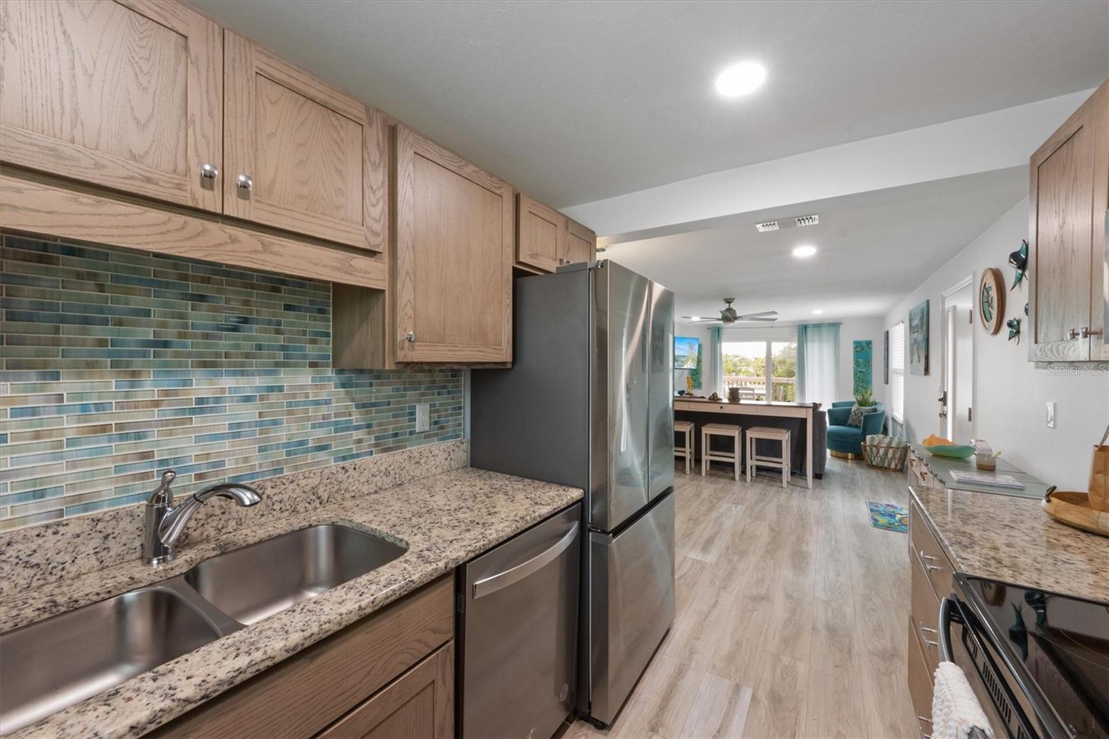 Image 9 of 30 For 6808 Palm Drive B