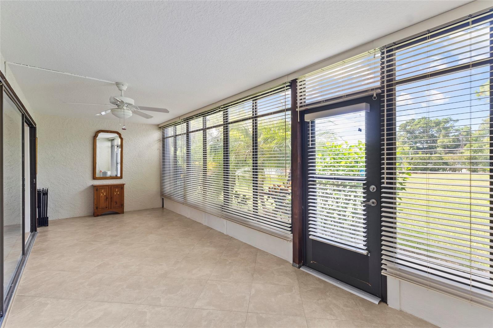 Image 17 of 43 For 411 Palm Tree Drive 411