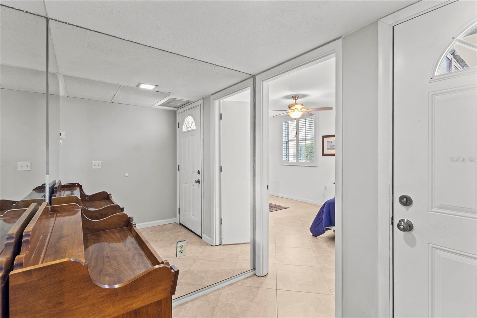 Image 22 of 43 For 411 Palm Tree Drive 411