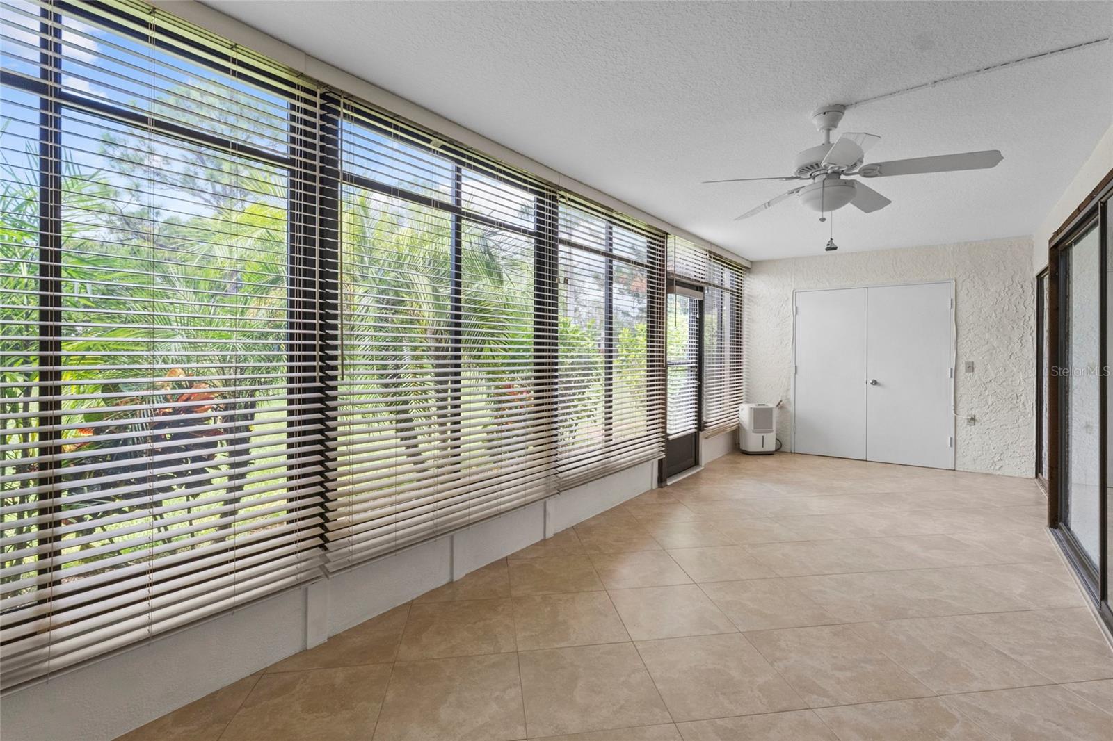 Image 25 of 43 For 411 Palm Tree Drive 411