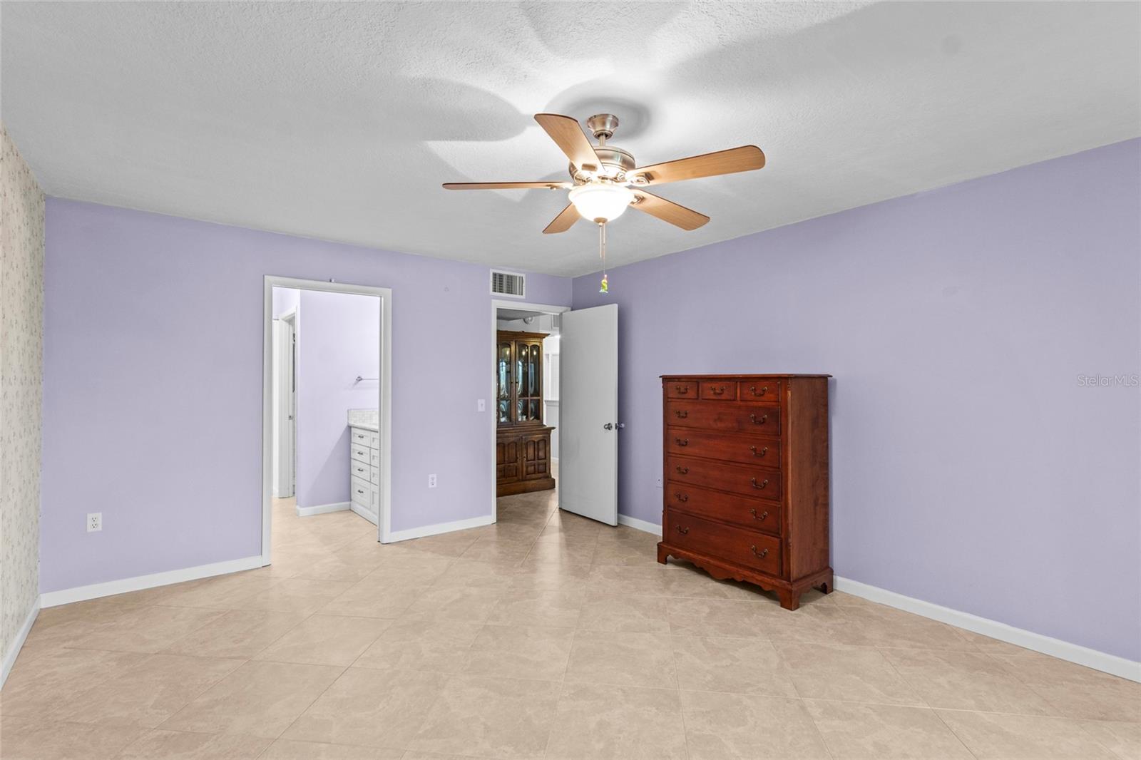 Image 26 of 43 For 411 Palm Tree Drive 411