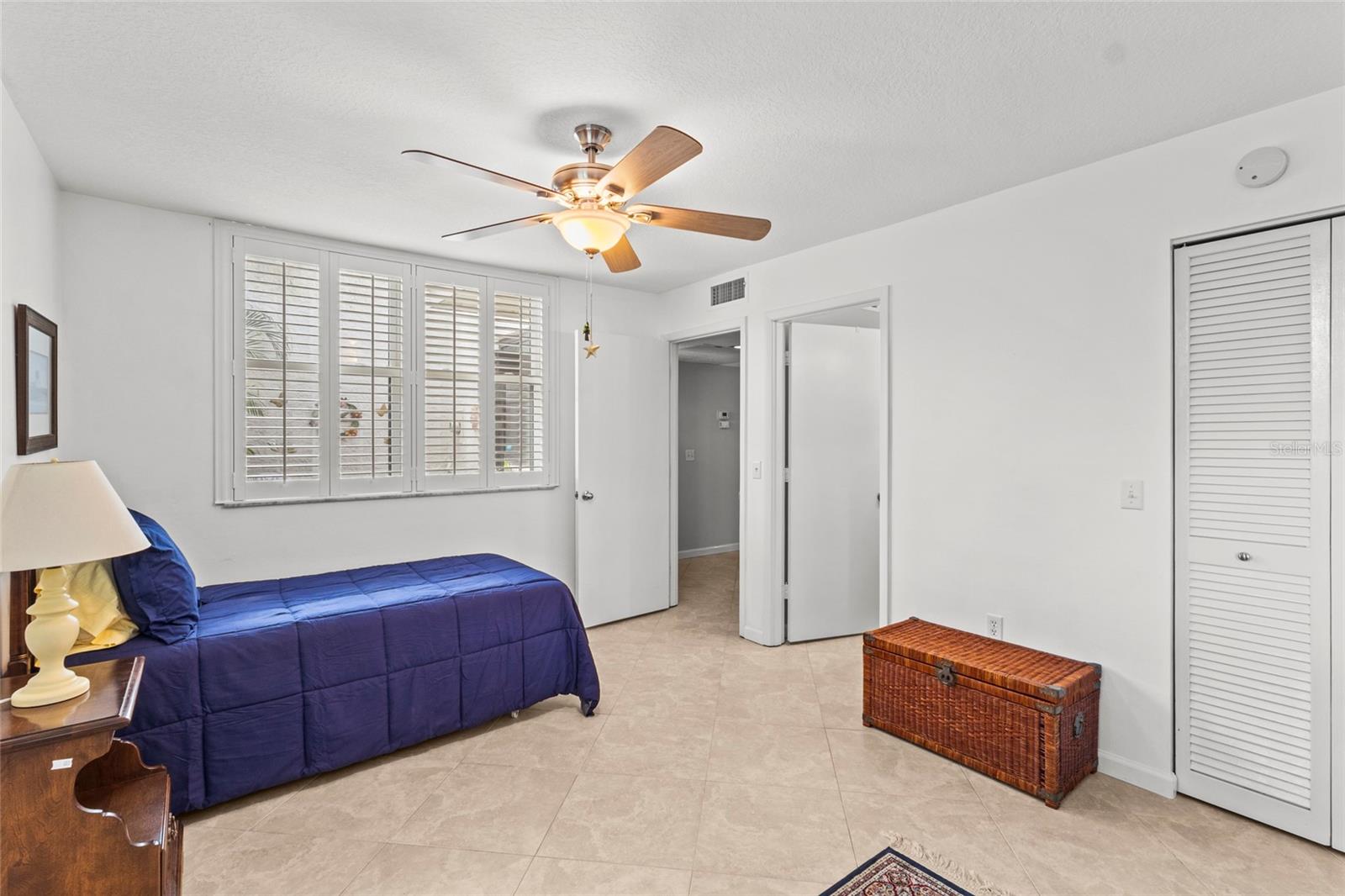 Image 31 of 43 For 411 Palm Tree Drive 411