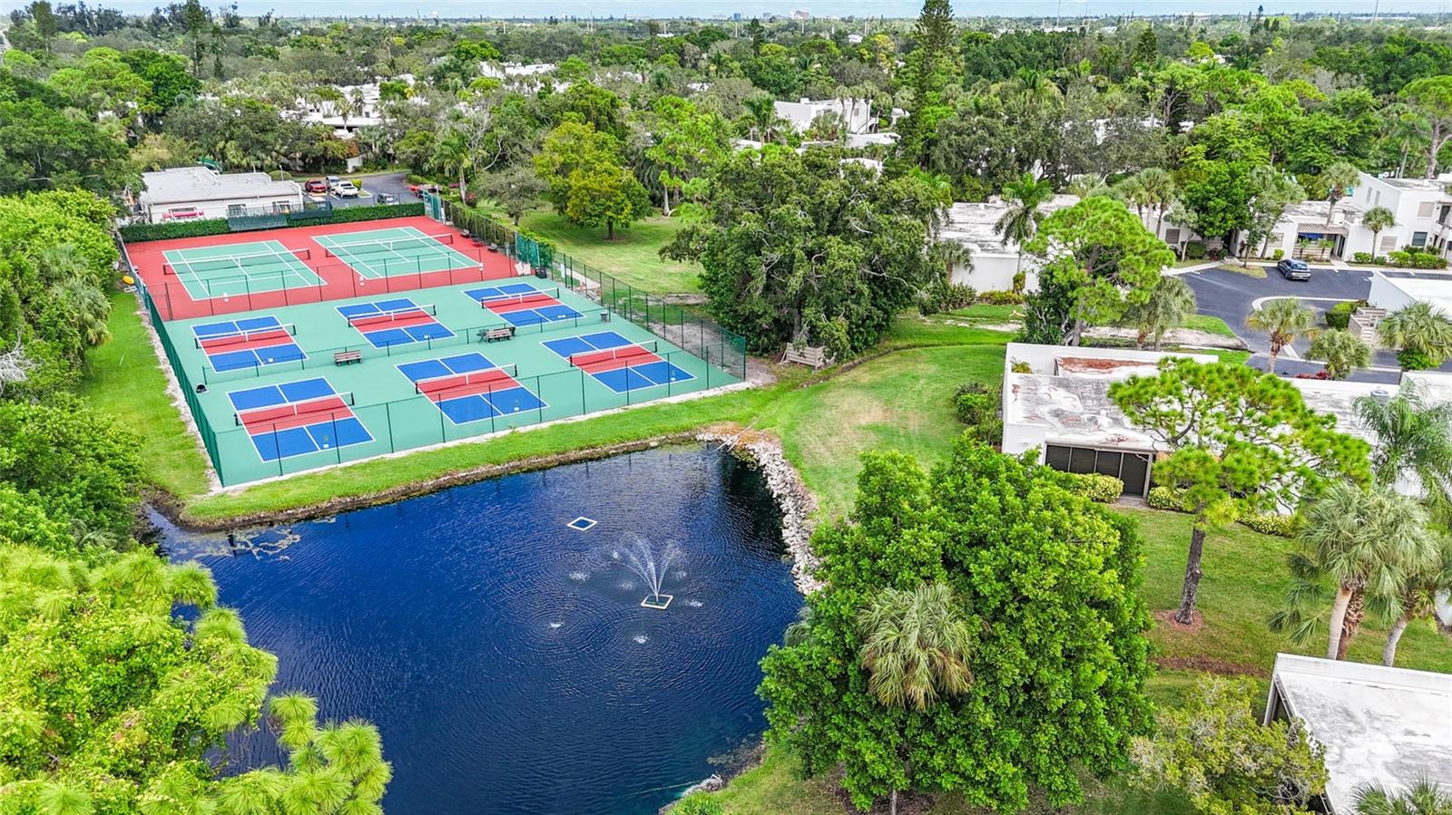 Image 34 of 43 For 411 Palm Tree Drive 411