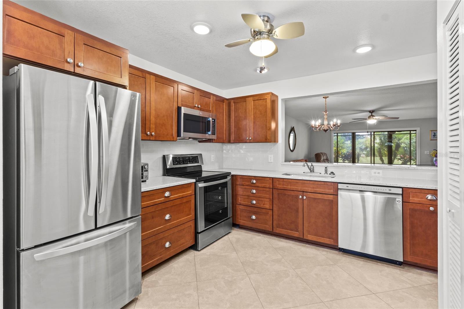 Image 4 of 43 For 411 Palm Tree Drive 411