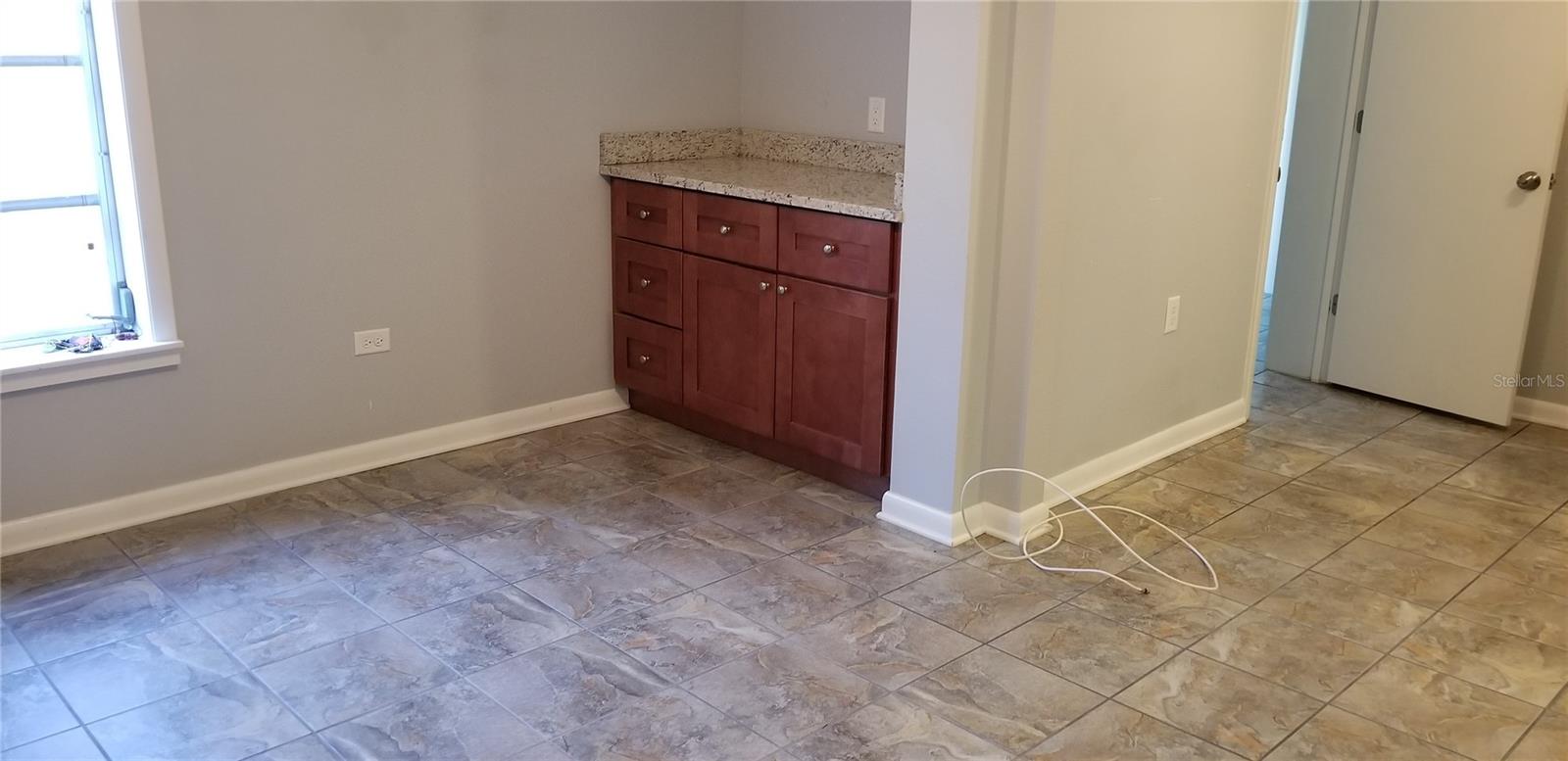 Image 3 of 11 For 512 Barcelona Avenue 5