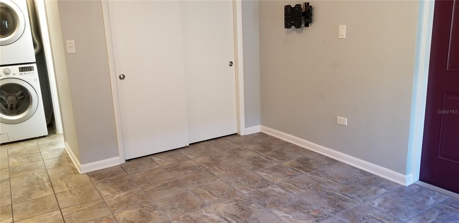 Image 4 of 11 For 512 Barcelona Avenue 5