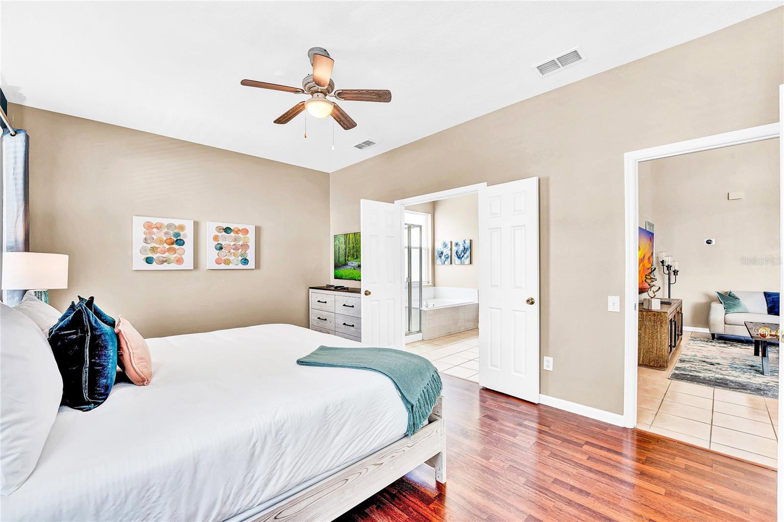 Image 6 of 41 For 8202 Fan Palm Way
