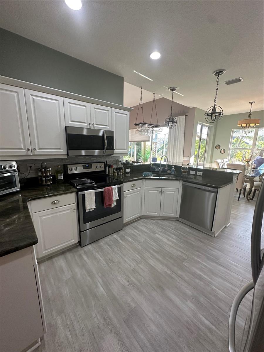 Image 10 of 33 For 4449 Golden Lake Drive