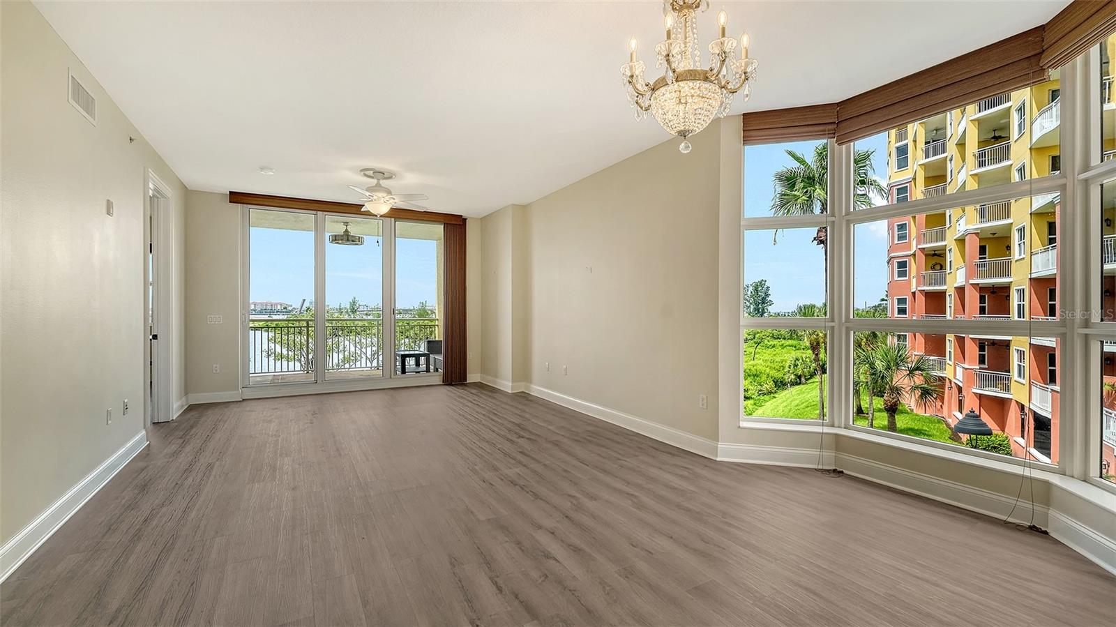 Image 15 of 58 For 615 Riviera Dunes Way 208