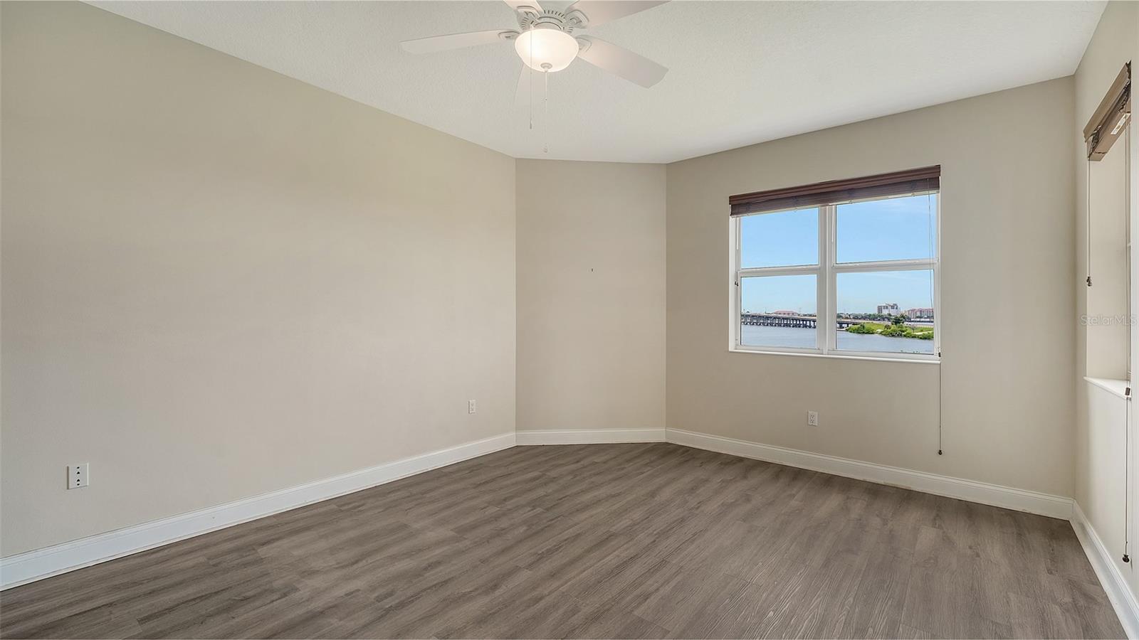 Image 31 of 58 For 615 Riviera Dunes Way 208