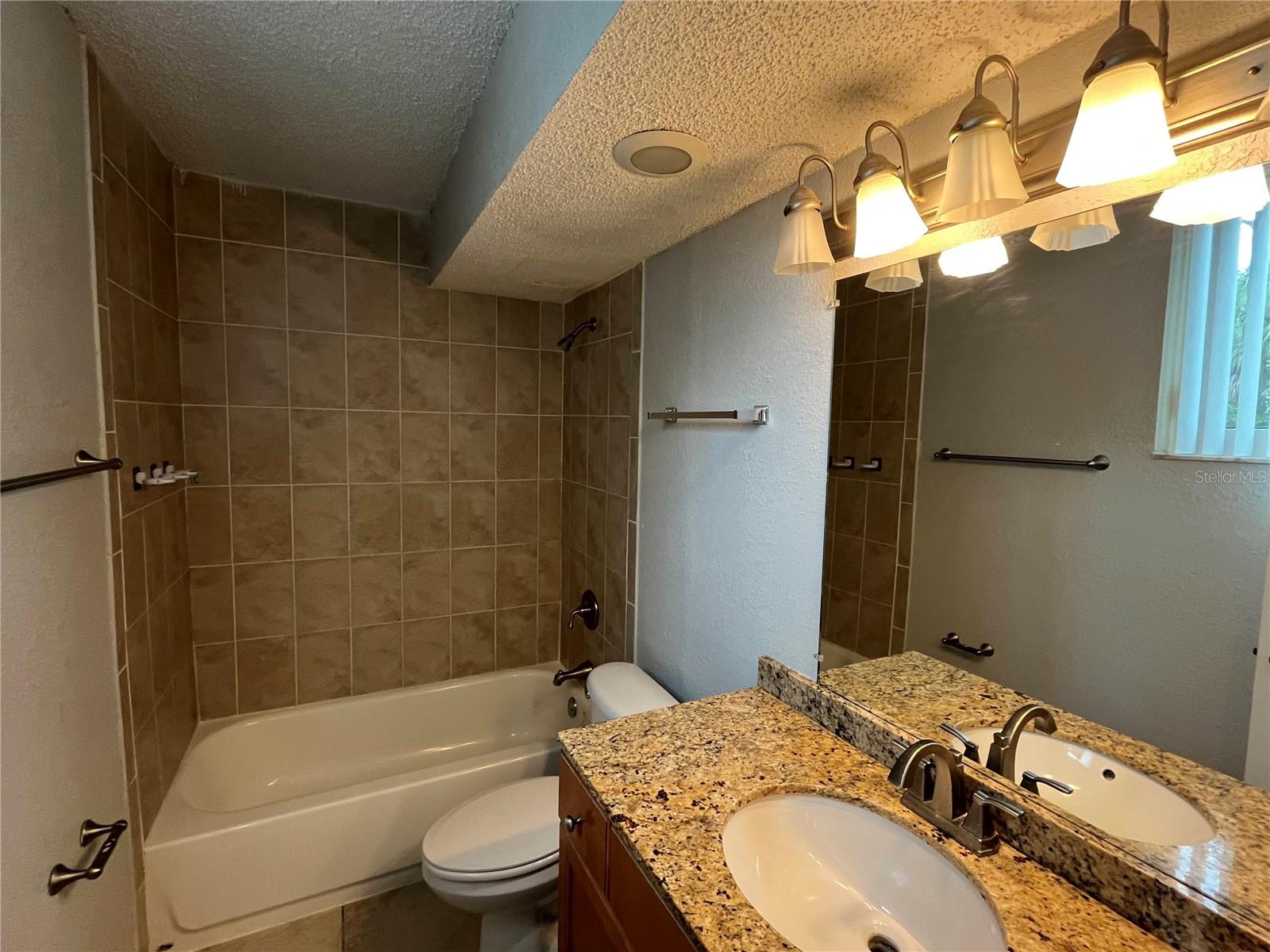 Image 11 of 27 For 2610 Coconut Bay Ln  715 (1e)