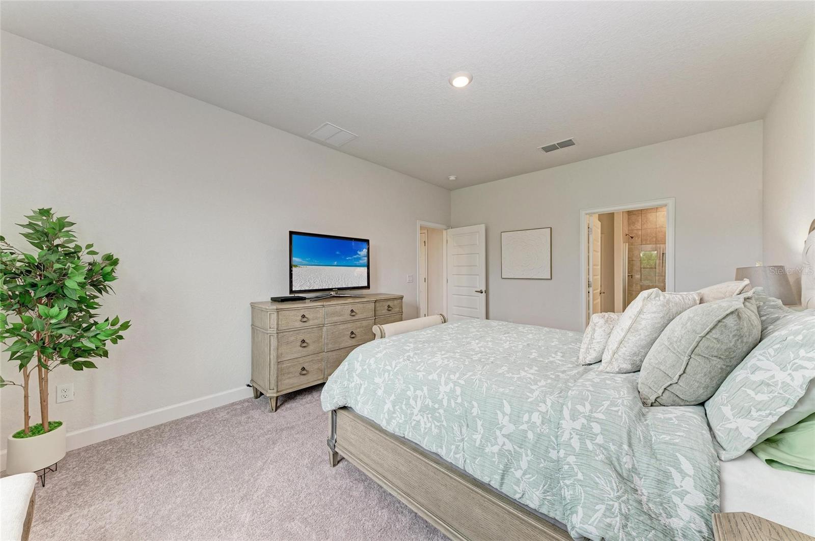 Image 21 of 66 For 6107 164th Avenue E