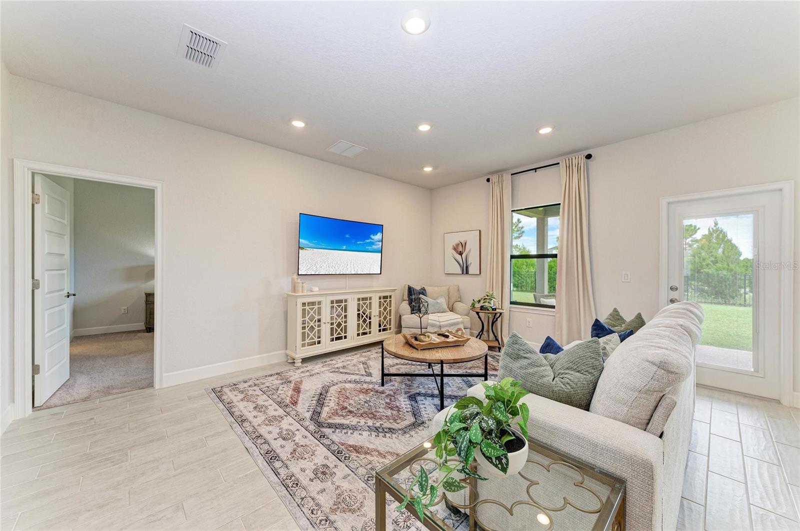 Image 6 of 66 For 6107 164th Avenue E