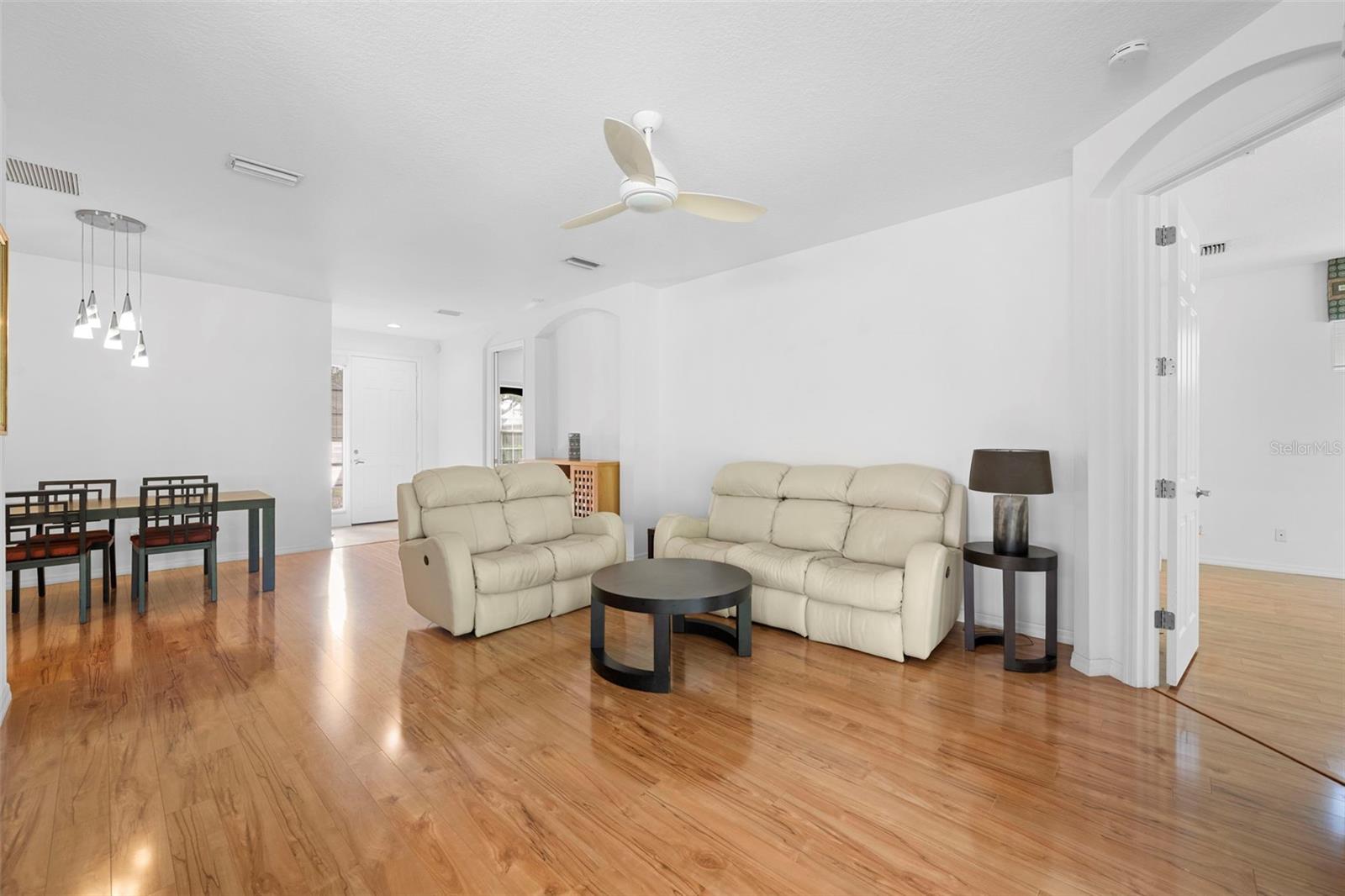 Image 9 of 51 For 7314 Meeting Street