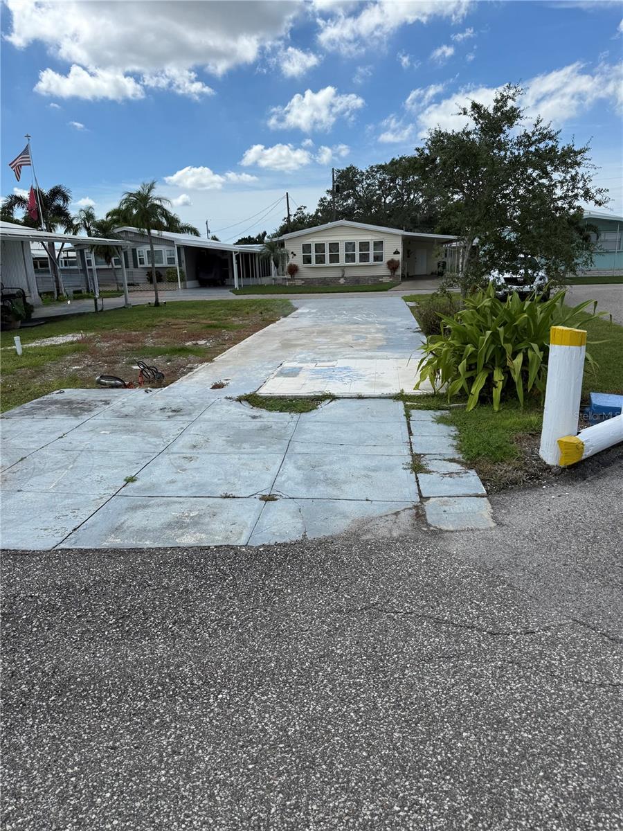 Details for 208 Tankey Drive, PALMETTO, FL 34221