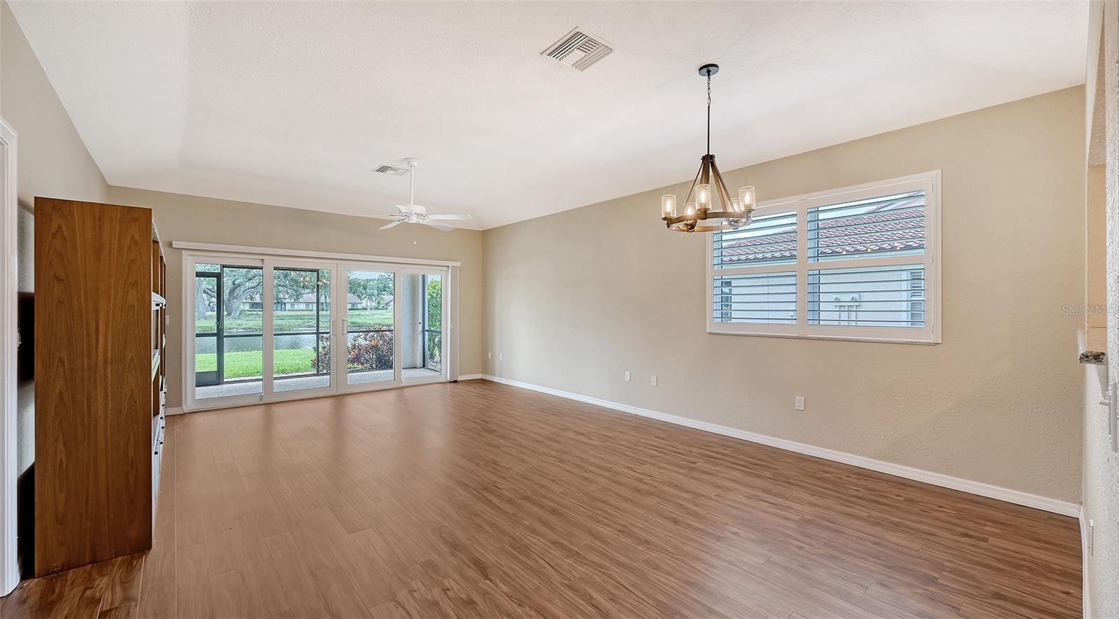 Image 6 of 63 For 7340 Golf Pointe Circle