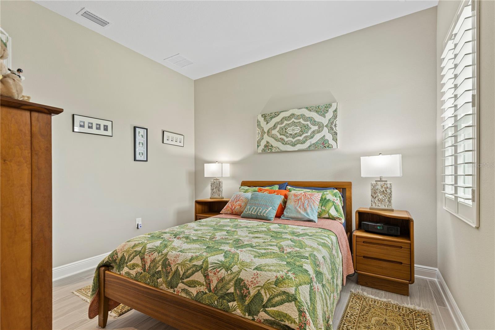 Image 16 of 37 For 21244 Holmes Circle