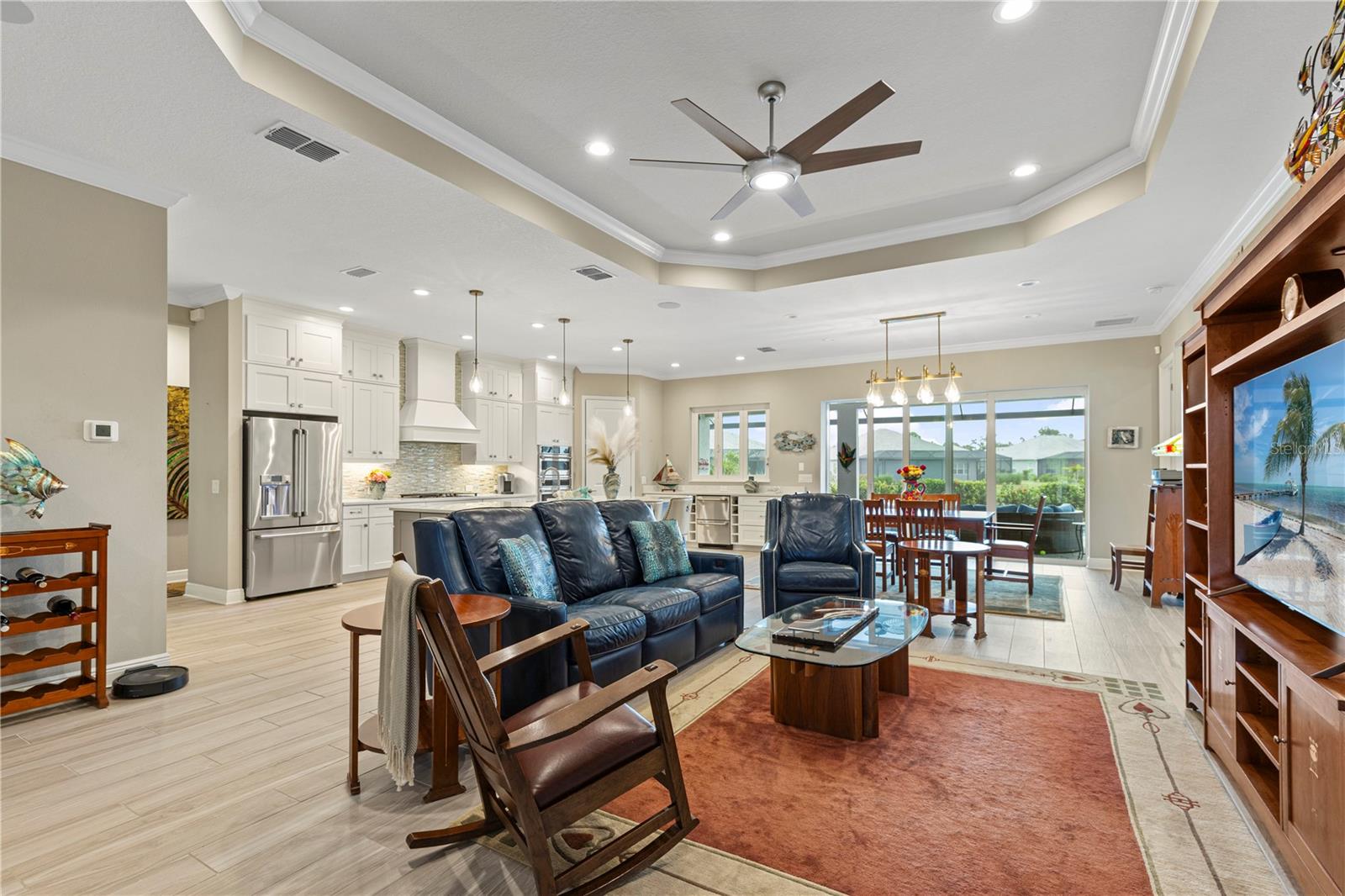 Image 6 of 37 For 21244 Holmes Circle