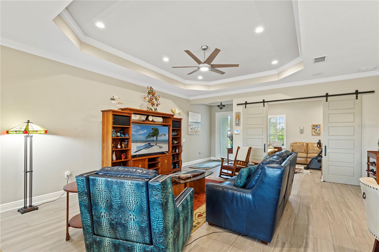 Image 7 of 37 For 21244 Holmes Circle