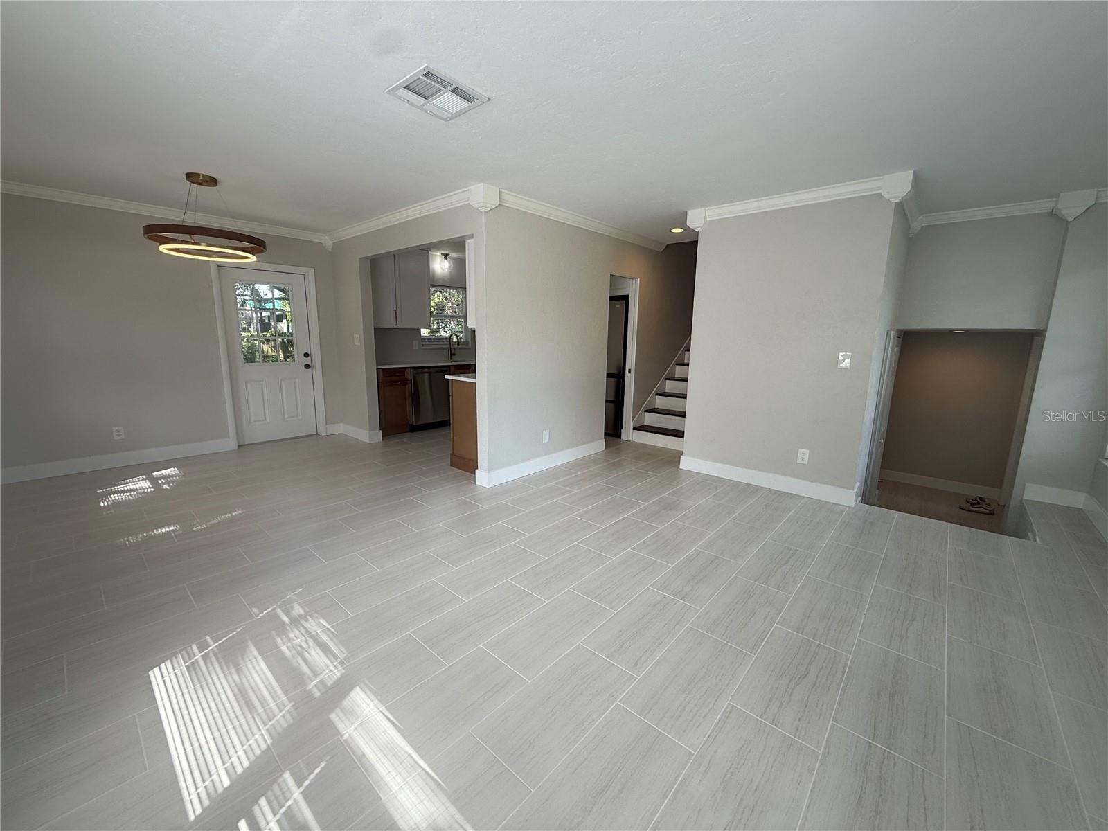 Image 4 of 36 For 3135 Alta Vista Street