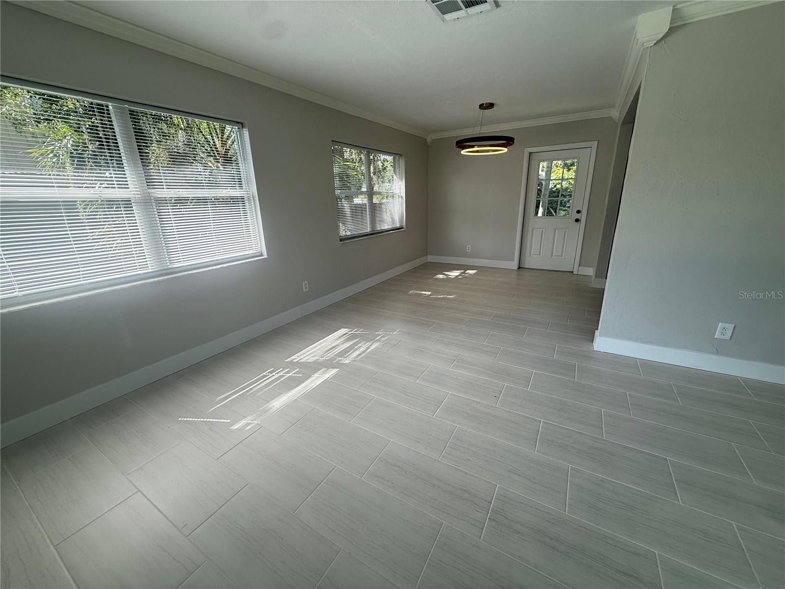 Image 5 of 36 For 3135 Alta Vista Street