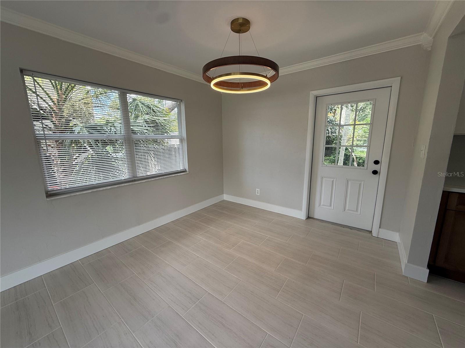 Image 6 of 36 For 3135 Alta Vista Street