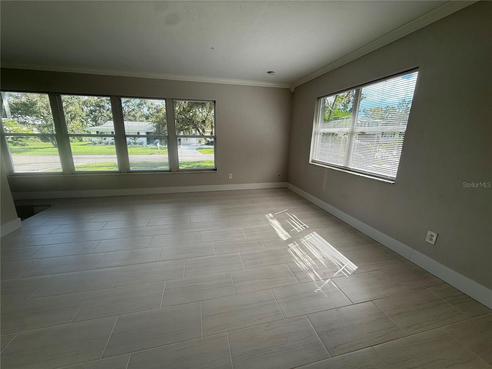 Image 7 of 36 For 3135 Alta Vista Street