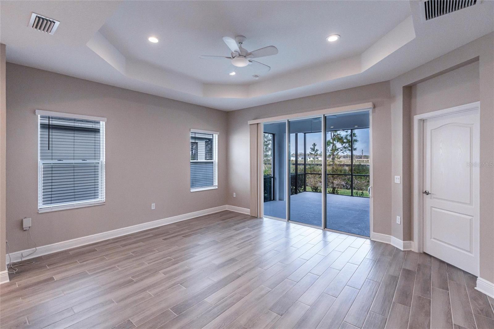 Image 8 of 36 For 4739 Willow Bend Avenue