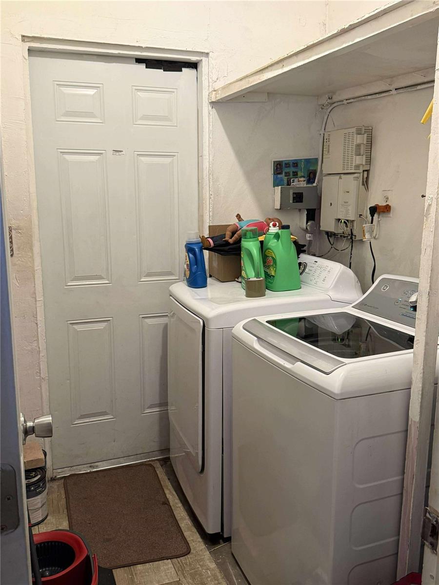 Image 10 of 12 For 817 29th Street E